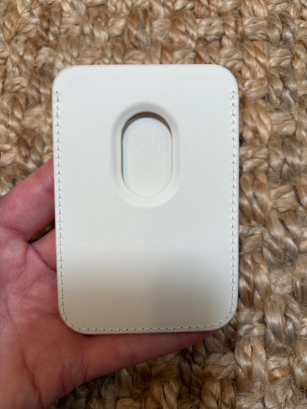 White MagSafe wallet - Picture 2 of 5